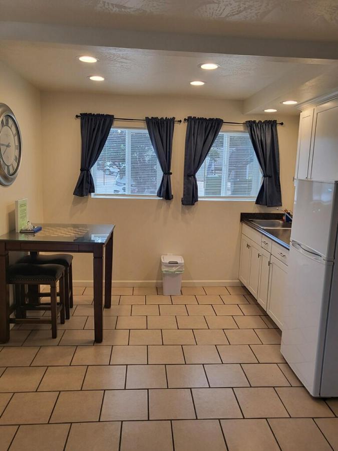 Tail Wind Life Llc Appartement Page Buitenkant foto